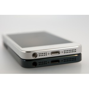 Замена динамика в iPhone 4
